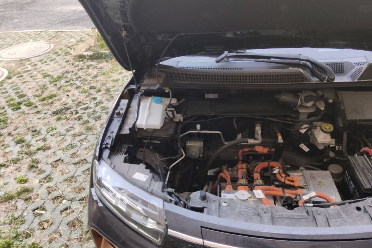 Used Dongfeng NAMMI BOX 2022 Revised Light Wind Edition 201 km Standard Version Engine Bay Right