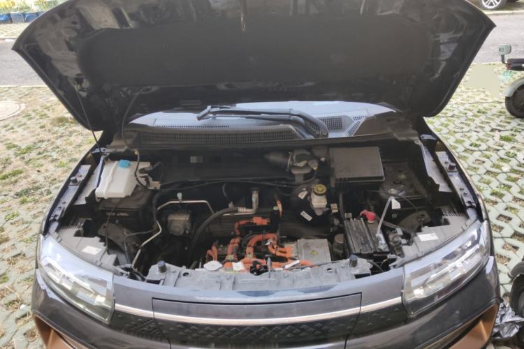 Used Dongfeng NAMMI BOX 2022 Revised Light Wind Edition 201 km Standard Version Engine Bay