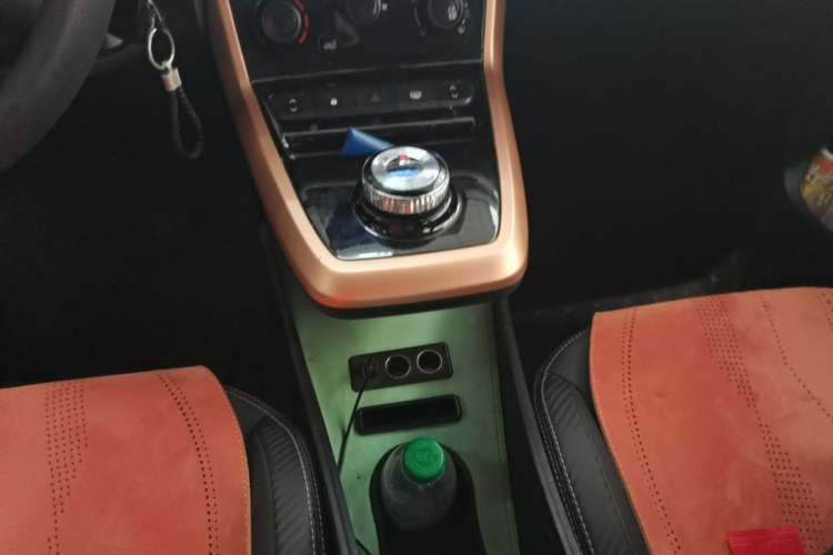 Used Dongfeng NAMMI BOX 2022 Chasing Wind Edition 331 km Standard Model Gear Lever