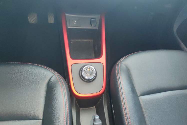 Used Dongfeng NAMMI BOX 2022 Chasing Wind Edition 331 km Standard Model Gear Lever