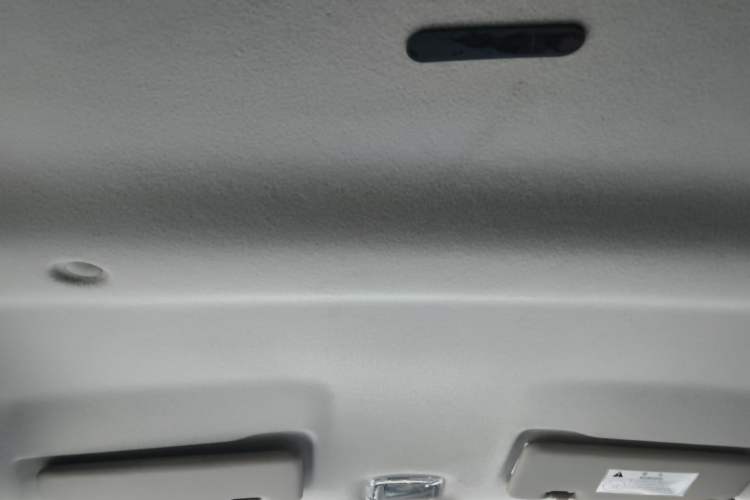 Used Dongfeng NAMMI BOX 2022 Revised Light Wind Edition 201 km Standard Version Headliner