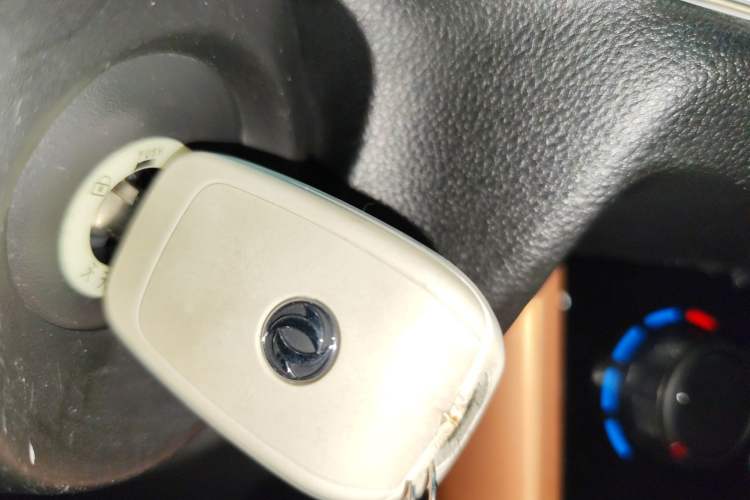 Used Dongfeng NAMMI BOX 2022 Chasing Wind Edition 331 km Standard Model Interior 1
