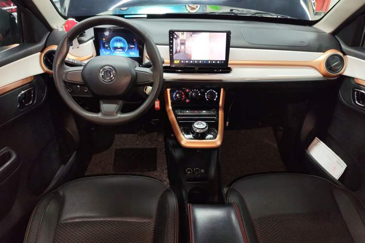 Used Dongfeng NAMMI BOX 2022 Chasing Wind Edition 331 km Standard Model Interior 2