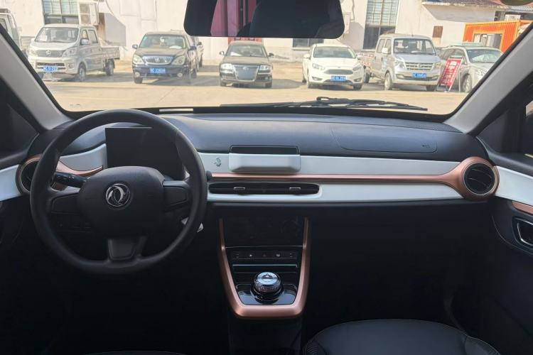 Used Dongfeng NAMMI BOX 2022 Chasing Wind Edition 331 km Standard Model Interior 2