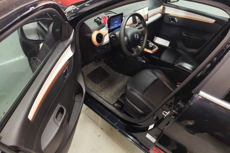 Used Dongfeng NAMMI BOX 2022 Chasing Wind Edition 331 km Standard Model Interior 3