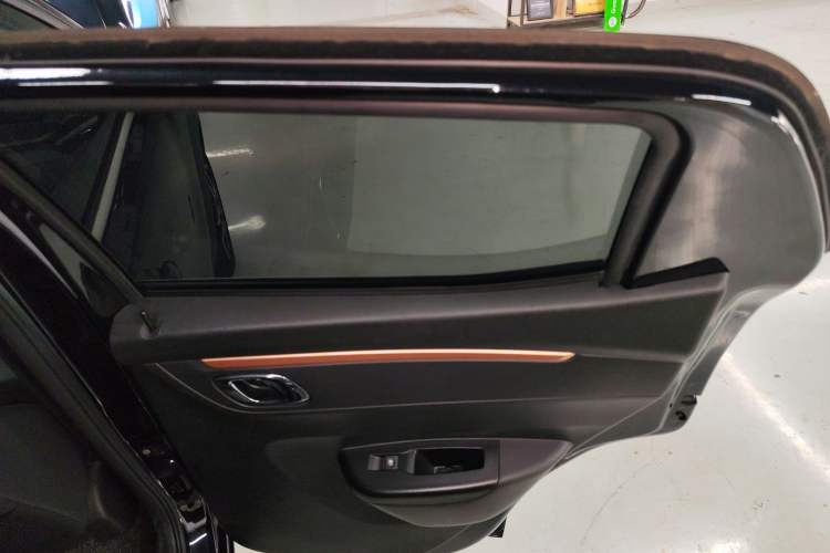 Used Dongfeng NAMMI BOX 2022 Chasing Wind Edition 331 km Standard Model Interior 6