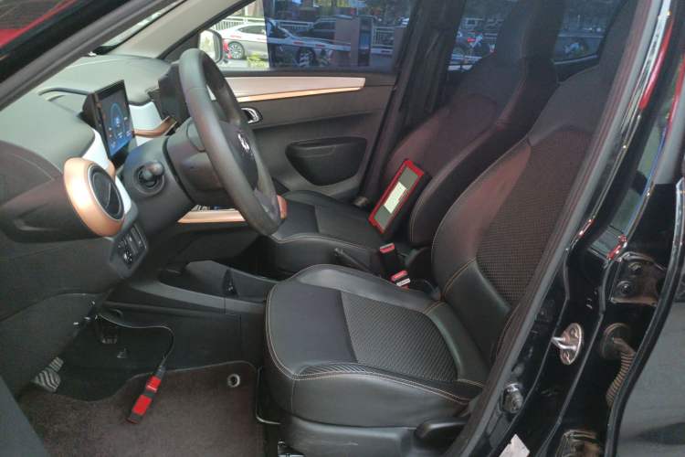 Used Dongfeng NAMMI BOX 2022 Chasing Wind Edition 331 km Standard Model Left Front Seat