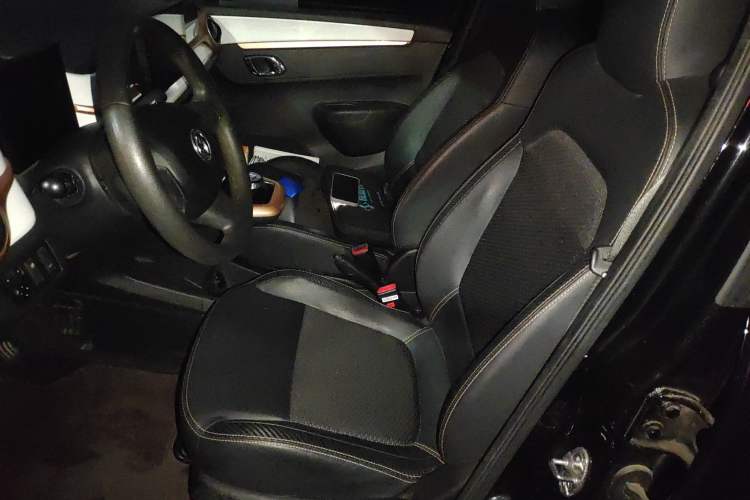 Used Dongfeng NAMMI BOX 2022 Chasing Wind Edition 331 km Standard Model Left Front Seat