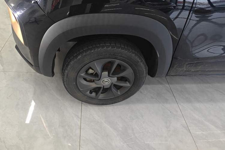 Used Dongfeng NAMMI BOX 2022 Light Wind Edition 201KM Lightning Model Left Front Wheel Hub