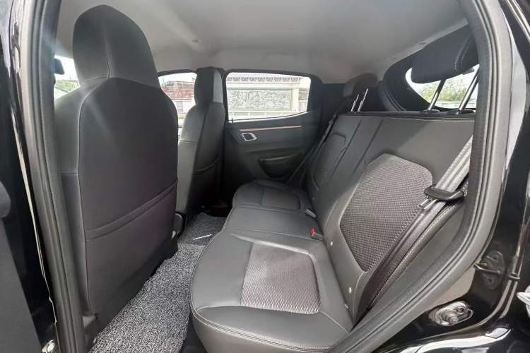 Used Dongfeng NAMMI BOX 2022 Revised Light Wind Edition 201 km Standard Version Left Rear Seat