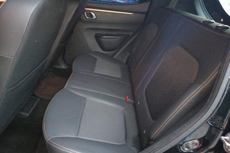 Used Dongfeng NAMMI BOX 2022 Chasing Wind Edition 331 km Standard Model Left Rear Seat