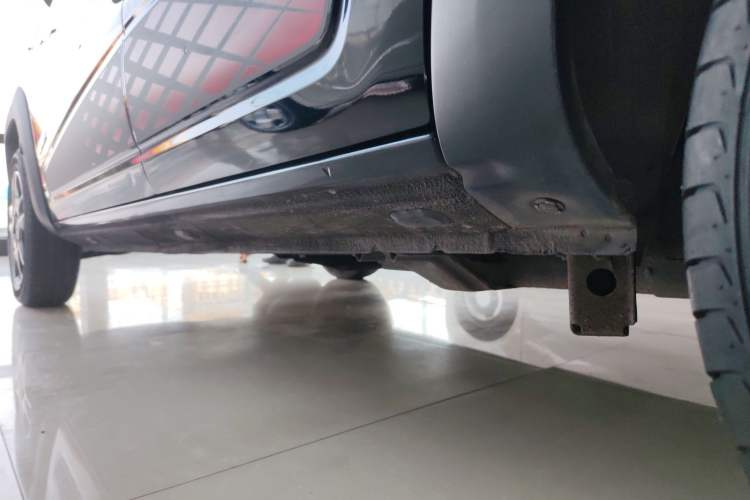 Used Dongfeng NAMMI BOX 2022 Chasing Wind Edition 331 km Standard Model Left Side Sill