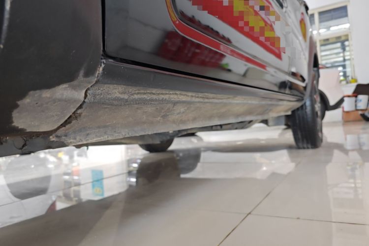 Used Dongfeng NAMMI BOX 2022 Revised Light Wind Edition 201 km Standard Version Left Side Sill