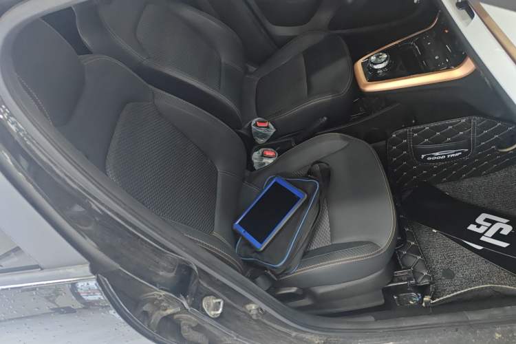 Used Dongfeng NAMMI BOX 2022 Light Wind Edition 201KM Lightning Model Right Front Seat