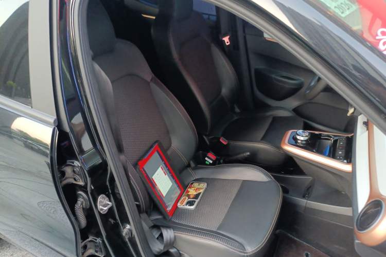 Used Dongfeng NAMMI BOX 2022 Chasing Wind Edition 331 km Standard Model Right Front Seat