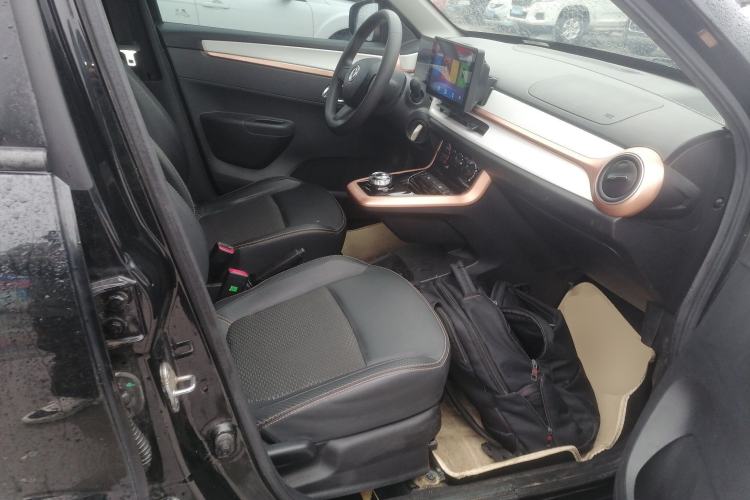 Used Dongfeng NAMMI BOX 2022 Chasing Wind Edition 331 km Standard Model Right Front Seat