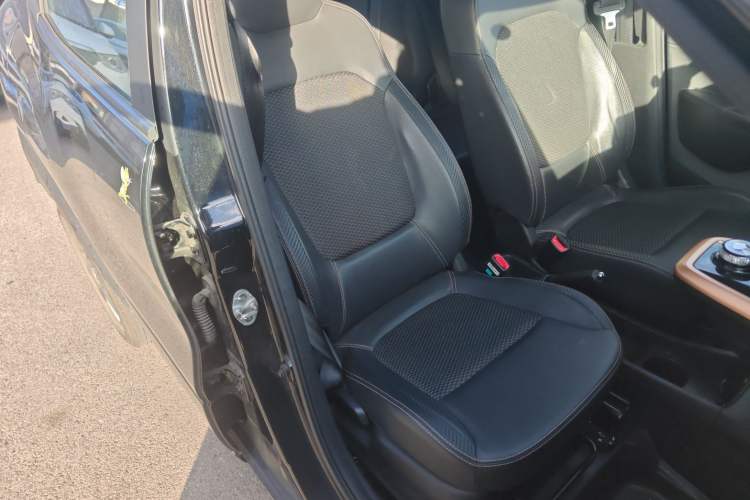 Used Dongfeng NAMMI BOX 2022 Chasing Wind Edition 331KM Advanced Model Right Front Seat