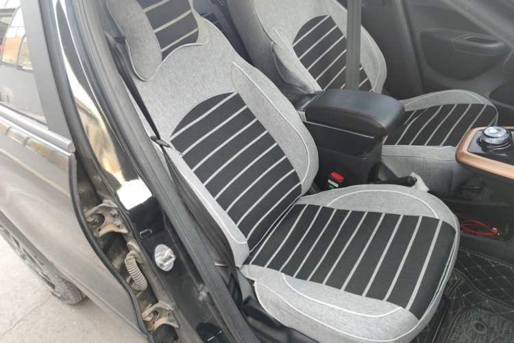 Used Dongfeng NAMMI BOX 2022 Chasing Wind Edition 331 km Standard Model Right Front Seat
