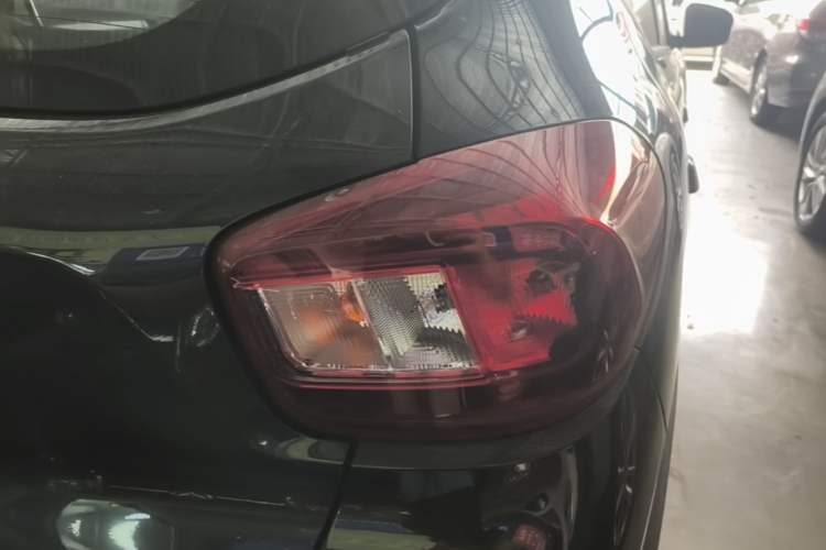 Used Dongfeng NAMMI BOX 2022 Revised Light Wind Edition 201 km Standard Version Right Rear Taillight