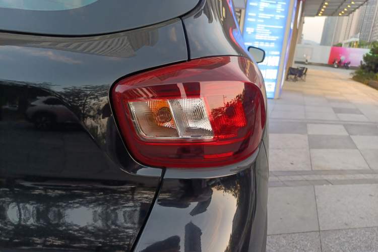 Used Dongfeng NAMMI BOX 2022 Chasing Wind Edition 331 km Standard Model Right Rear Taillight