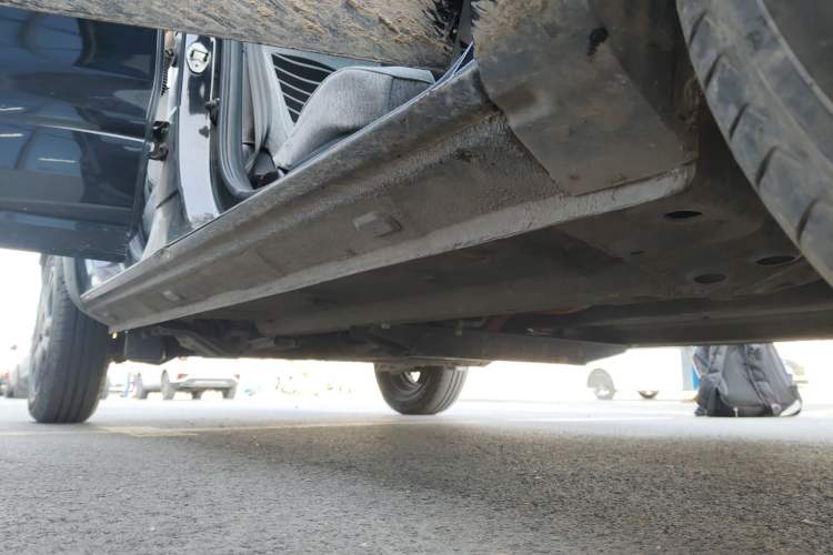 Used Dongfeng NAMMI BOX 2022 Chasing Wind Edition 331 km Standard Model Right Side Sill