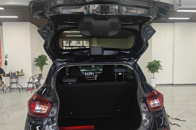 Used Dongfeng NAMMI BOX 2022 Light Wind Edition 201KM Lightning Model Trunk