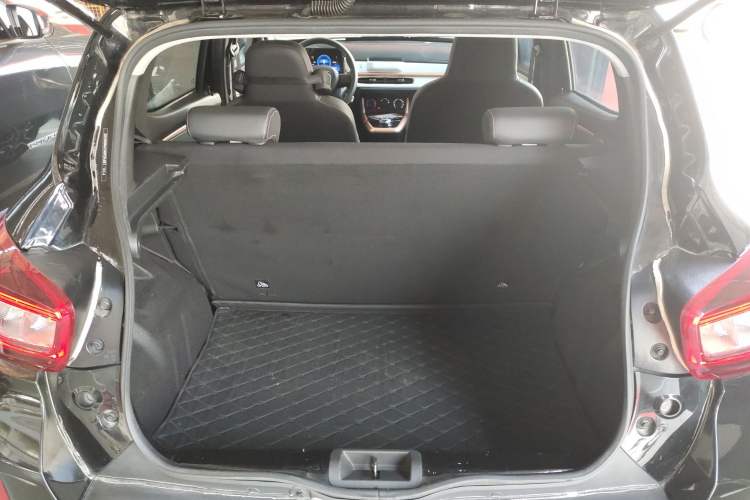 Used Dongfeng NAMMI BOX 2022 Chasing Wind Edition 331 km Standard Model Trunk