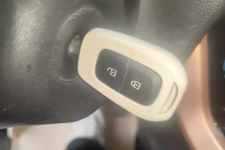 Used Dongfeng NAMMI BOX 2022 Chasing Wind Edition 331 km Standard Model Vehicle Key