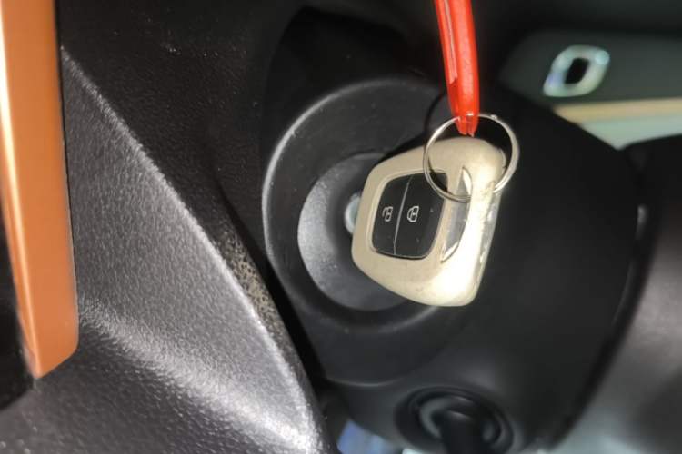 Used Dongfeng NAMMI BOX 2022 Revised Light Wind Edition 201 km Standard Version Vehicle Key