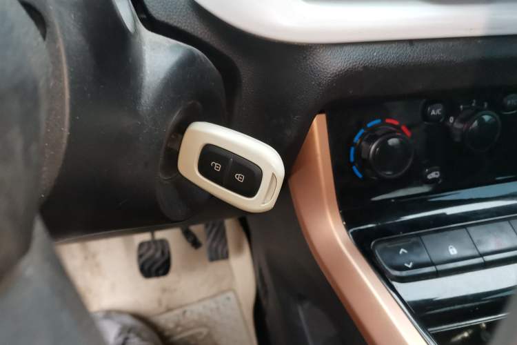 Used Dongfeng NAMMI BOX 2022 Chasing Wind Edition 331 km Standard Model Vehicle Key