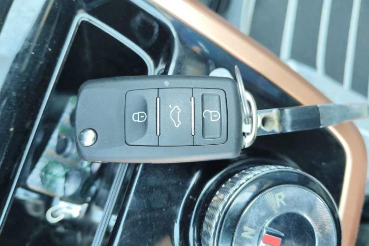 Used Dongfeng NAMMI BOX 2022 Chasing Wind Edition 331 km Standard Model Vehicle Key