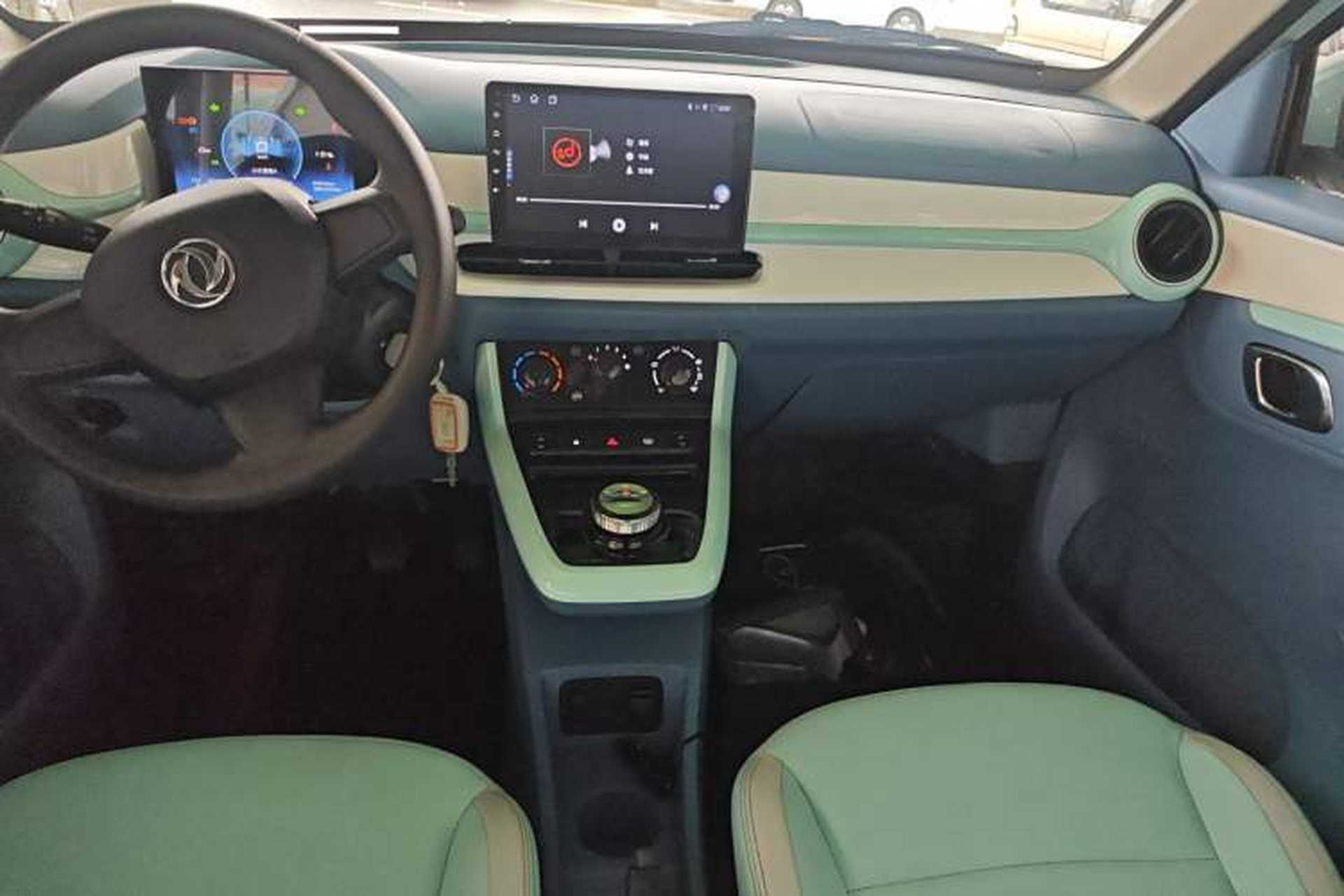 Used Dongfeng NAMMI BOX 2022 Chasing Wind Edition 331 km Standard Model Audio And AC Panel