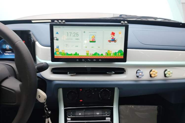 Used Dongfeng NAMMI BOX 2022 Light Wind Edition 201KM Lightning Model Audio And AC Panel