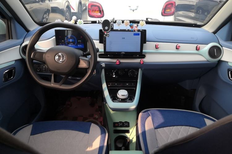 Used Dongfeng NAMMI BOX 2022 Revised Light Wind Edition 201 km Standard Version Center Console