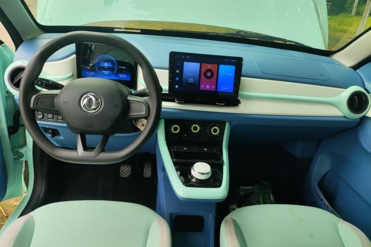 Used Dongfeng NAMMI BOX 2022 Revised Light Wind Edition 201 km Standard Version Center Console