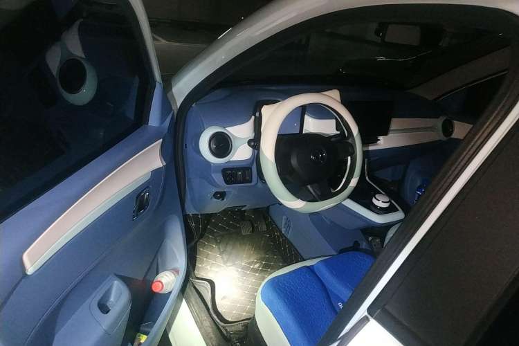 Used Dongfeng NAMMI BOX 2022 Light Wind Edition 201KM Lightning Model Driver Seat
