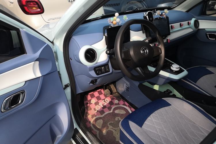 Used Dongfeng NAMMI BOX 2022 Revised Light Wind Edition 201 km Standard Version Driver Seat