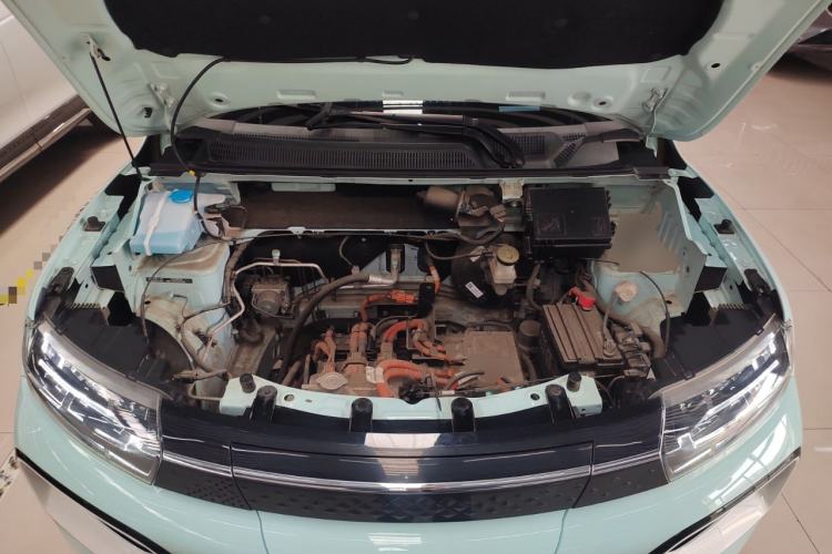 Used Dongfeng NAMMI BOX 2022 Revised Light Wind Edition 201 km Standard Version Engine Bay