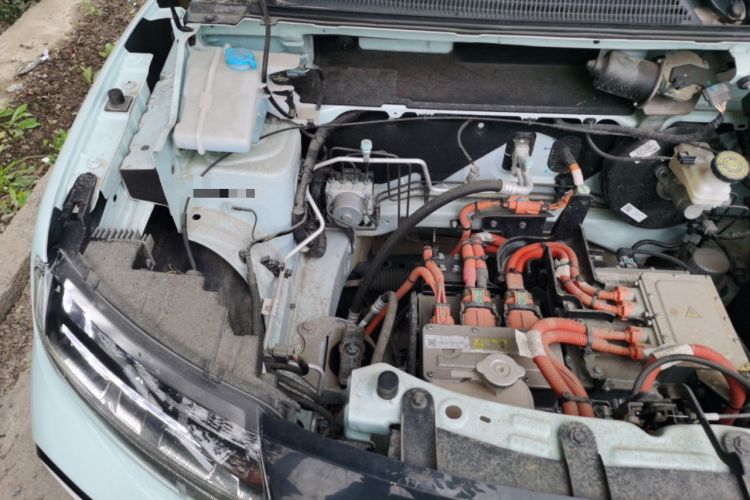 Used Dongfeng NAMMI BOX 2022 Revised Light Wind Edition 201 km Standard Version Engine Bay Right