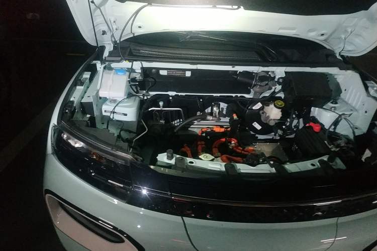 Used Dongfeng NAMMI BOX 2022 Light Wind Edition 201KM Lightning Model Engine Bay Right
