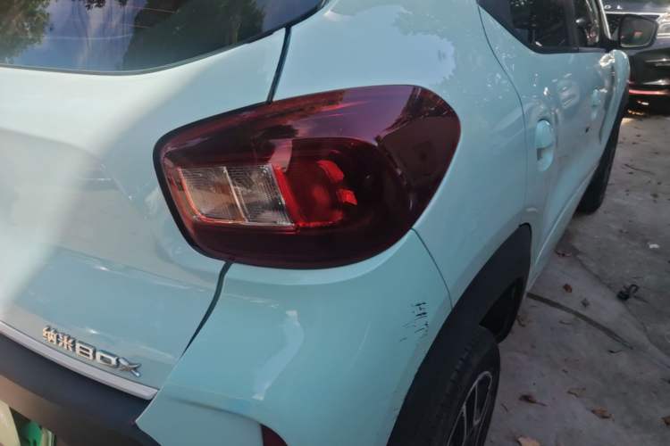 Used Dongfeng NAMMI BOX 2022 Revised Light Wind Edition 201 km Standard Version Exterior 3