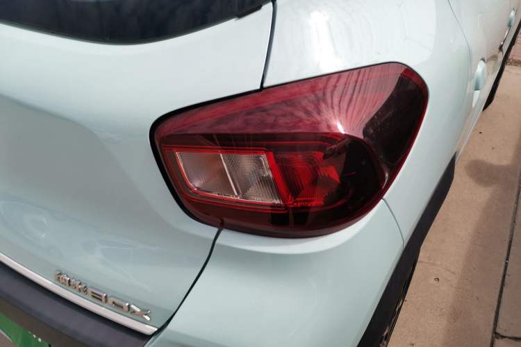 Used Dongfeng NAMMI BOX 2022 Chasing Wind Edition 331 km Standard Model Exterior 3