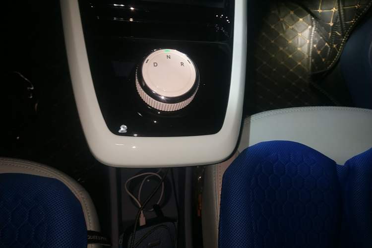 Used Dongfeng NAMMI BOX 2022 Light Wind Edition 201KM Lightning Model Gear Lever