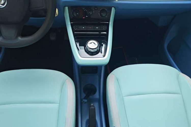 Used Dongfeng NAMMI BOX 2022 Chasing Wind Edition 331KM Advanced Model Gear Lever