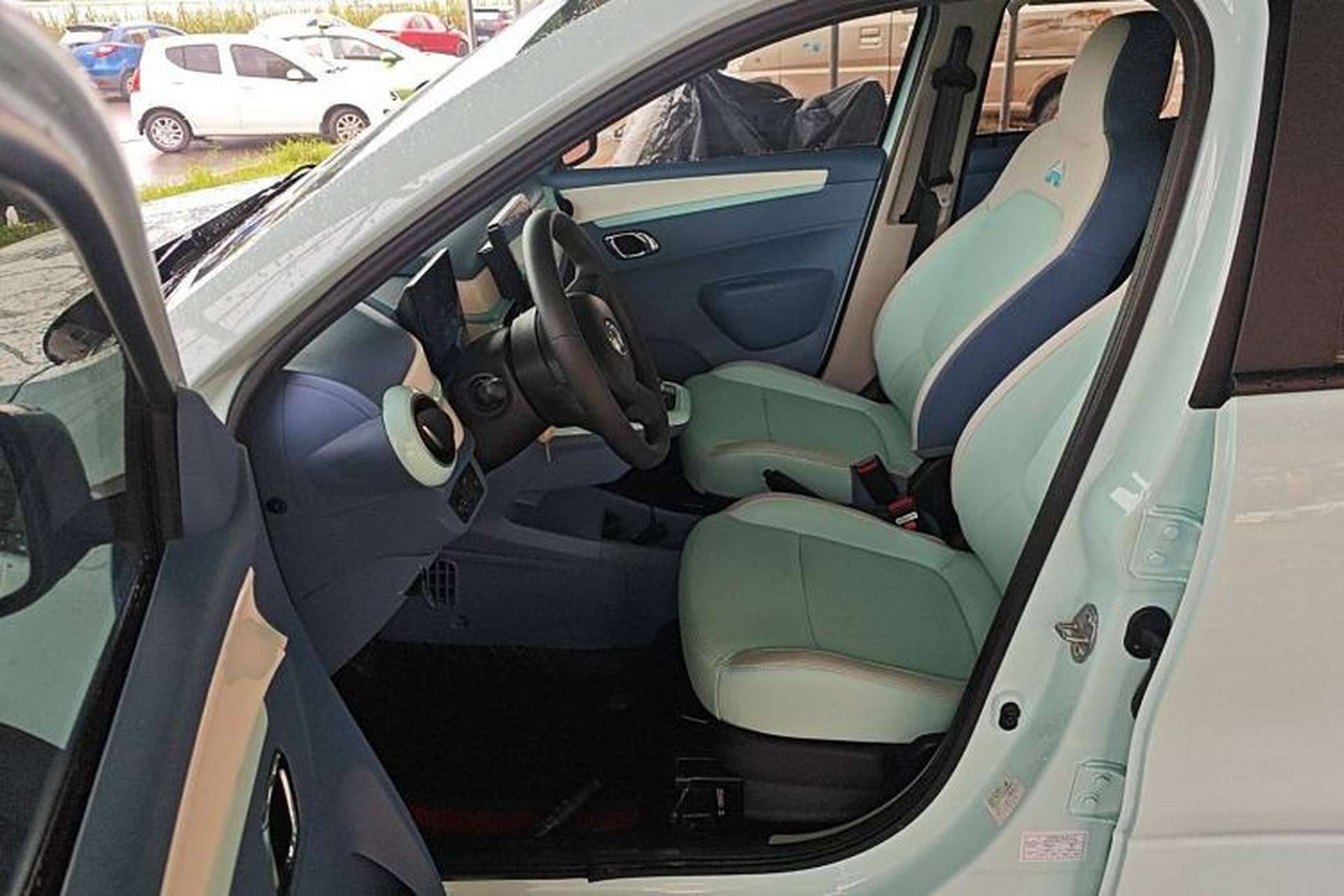 Used Dongfeng NAMMI BOX 2022 Chasing Wind Edition 331 km Standard Model Left Front Seat