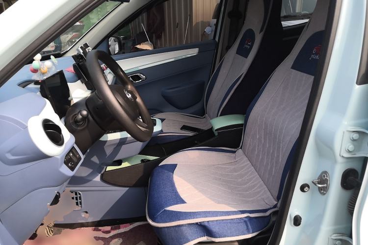 Used Dongfeng NAMMI BOX 2022 Revised Light Wind Edition 201 km Standard Version Left Front Seat