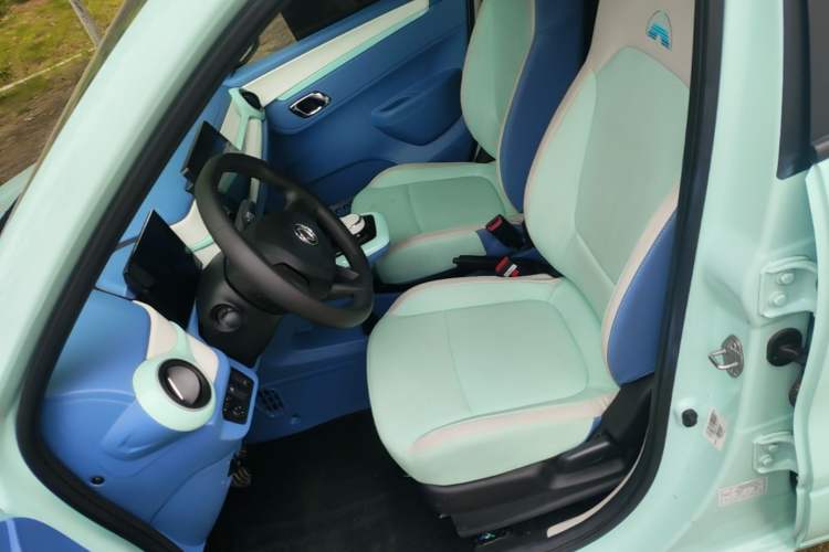 Used Dongfeng NAMMI BOX 2022 Revised Light Wind Edition 201 km Standard Version Left Front Seat