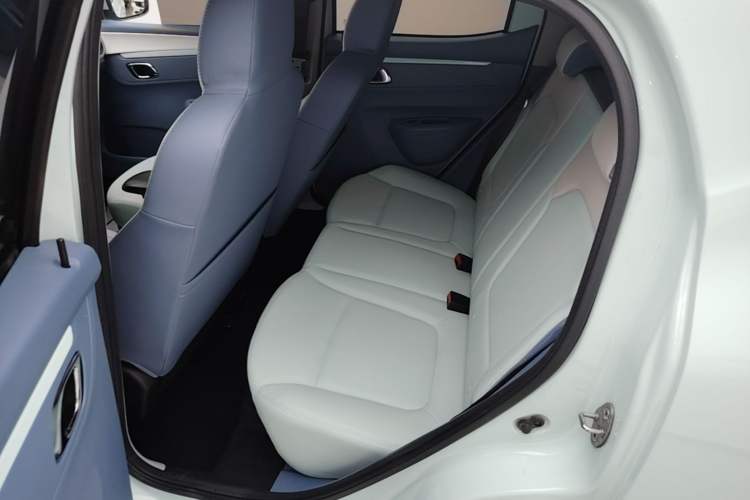 Used Dongfeng NAMMI BOX 2022 Light Wind Edition 201KM Lightning Model Left Rear Seat