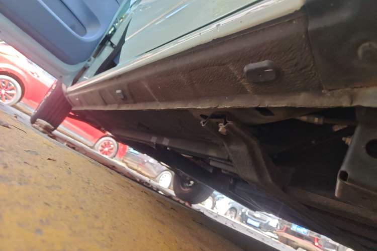 Used Dongfeng NAMMI BOX 2022 Revised Light Wind Edition 201 km Standard Version Left Side Sill