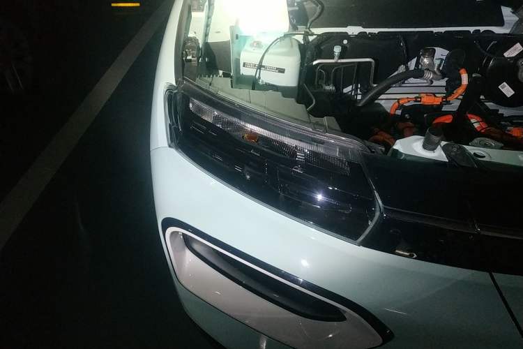 Used Dongfeng NAMMI BOX 2022 Light Wind Edition 201KM Lightning Model Right Front Headlight